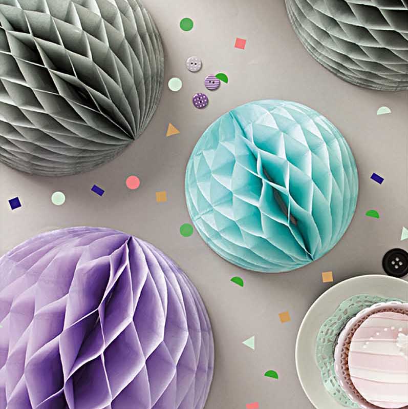 sada papírových koulí „honeycomb“ — pastel