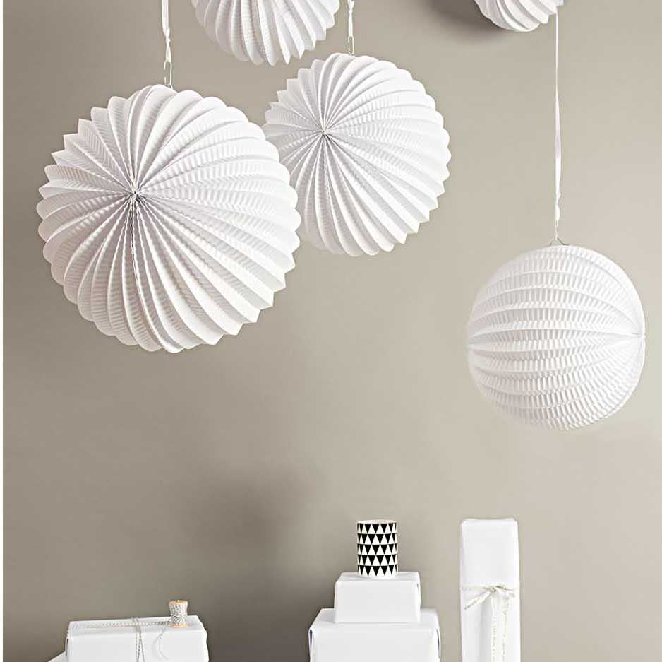 sada papírových lampionů — white