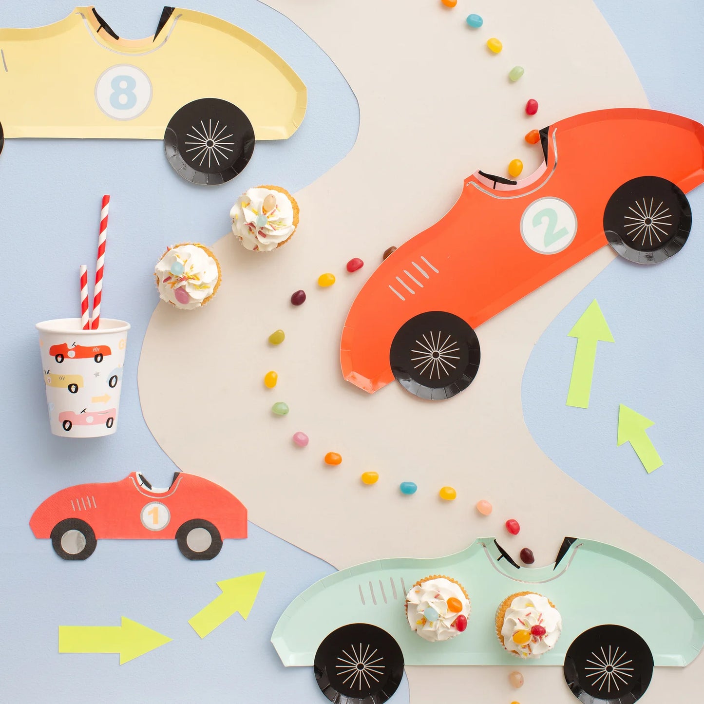 závodní papírové kelímky — cars