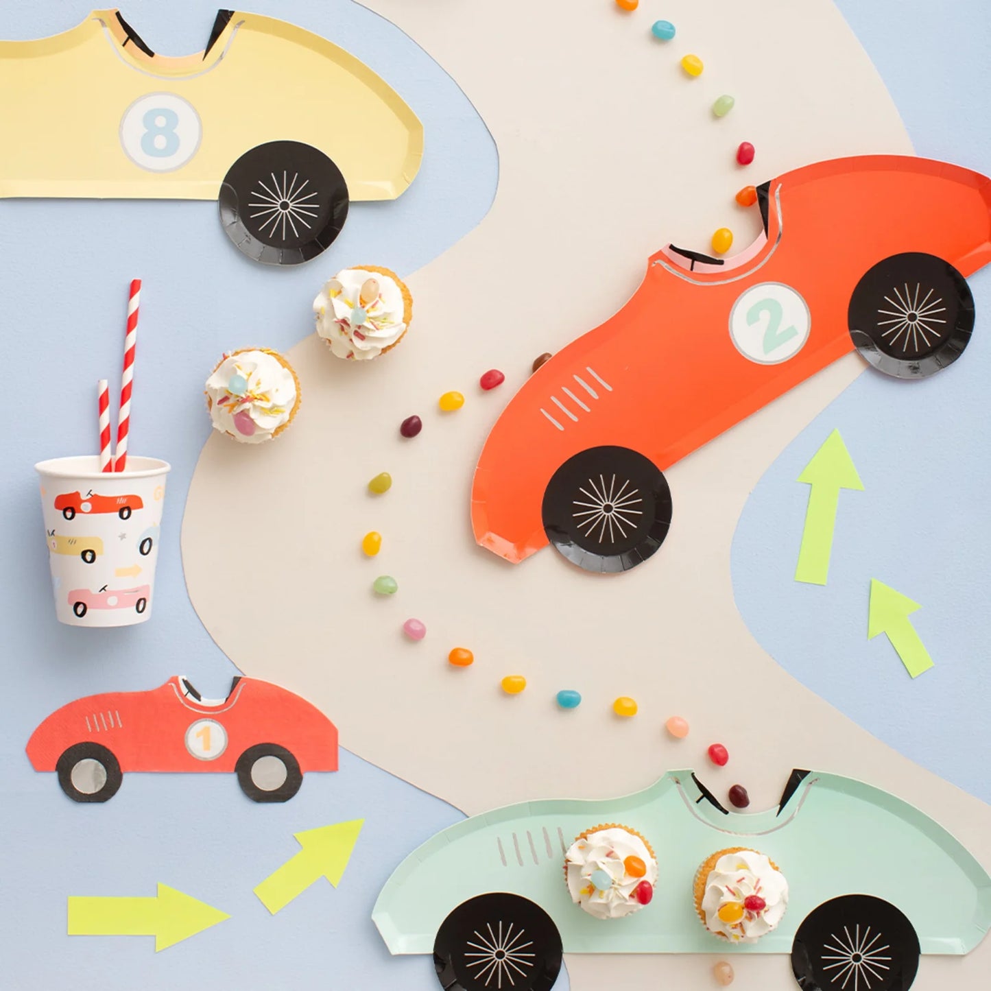 papírové talíře — cars