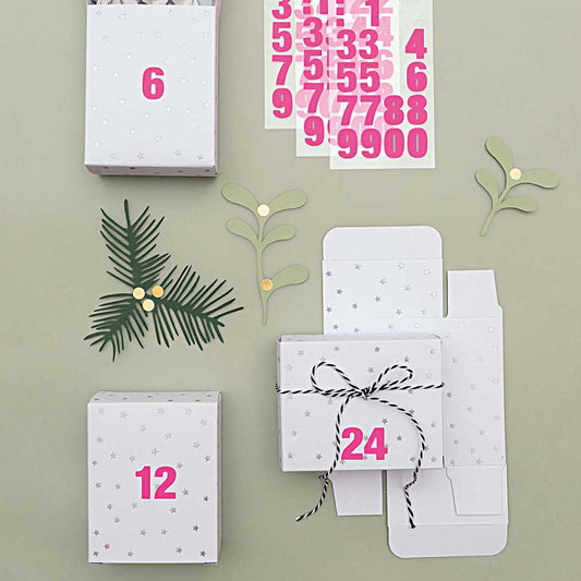 adventní kalendář — bílostříbrné krabičky