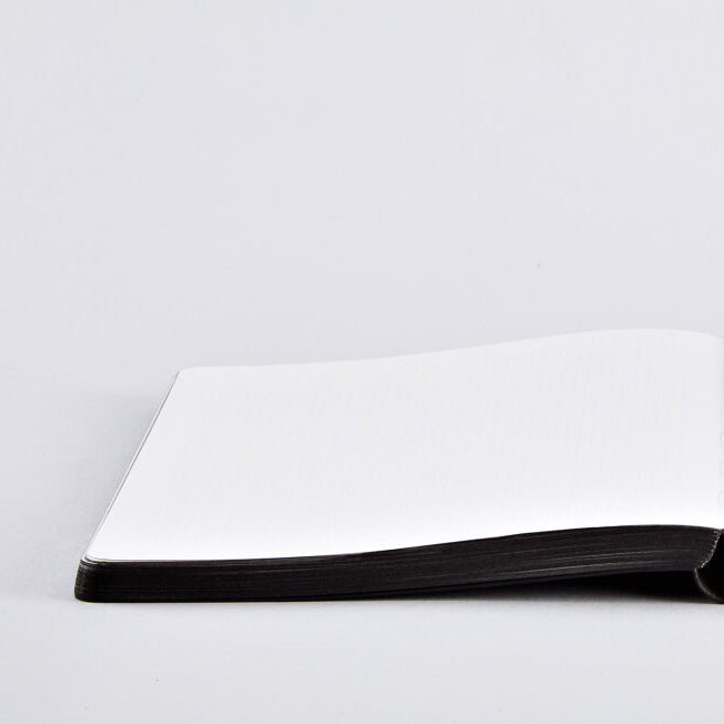 notebook s gumovým páskem na telefon a tužku — Voyager — M
