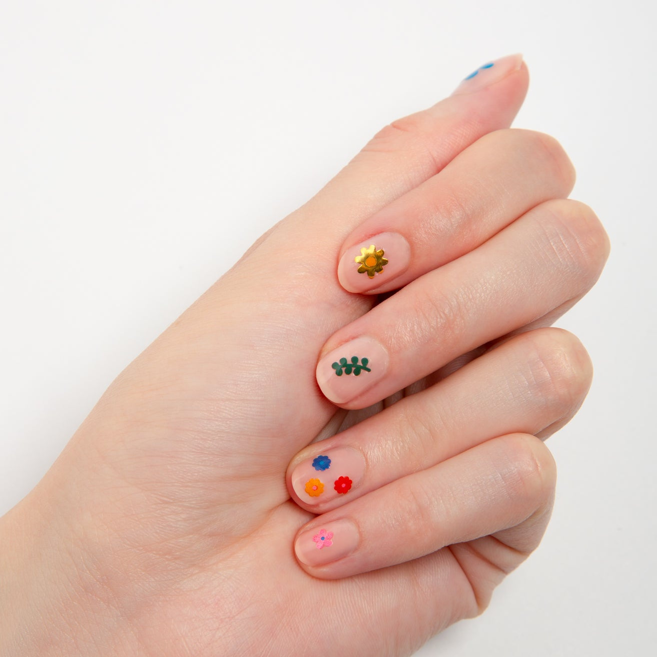 NAIL_FLOWER_samolepkynanehty_permanentni_3.jpg