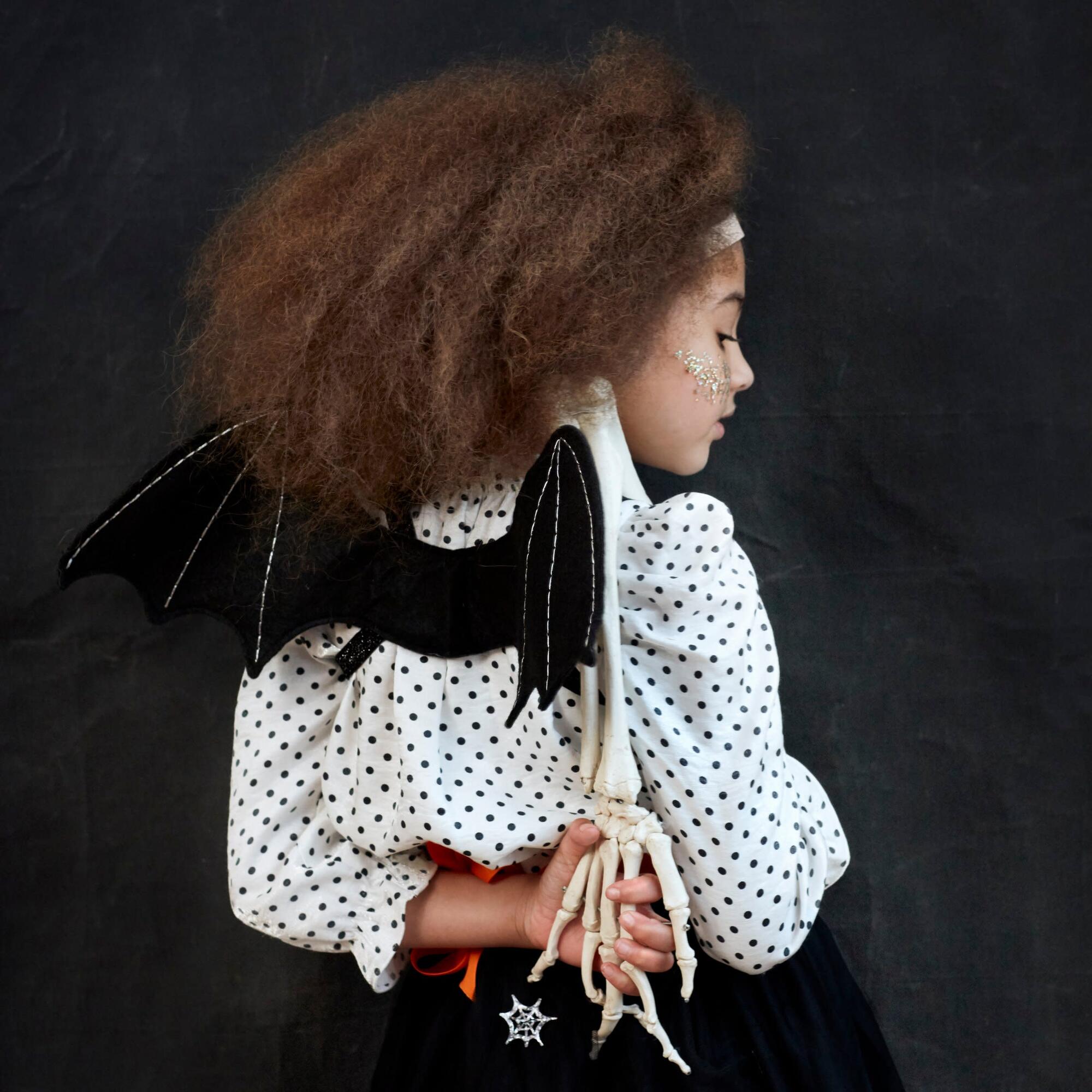 kostým — bat dress — netopýr