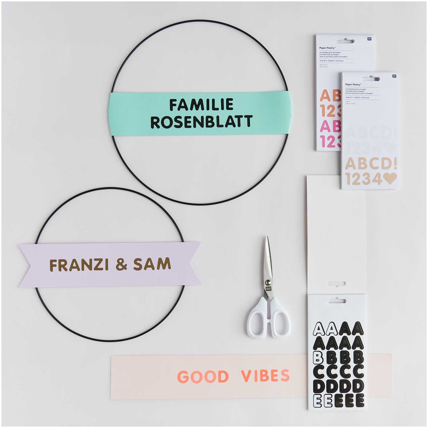 blok samolepek — abeceda a čísla — neon